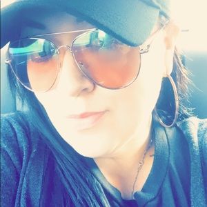 Meet your Posher, Adrianna